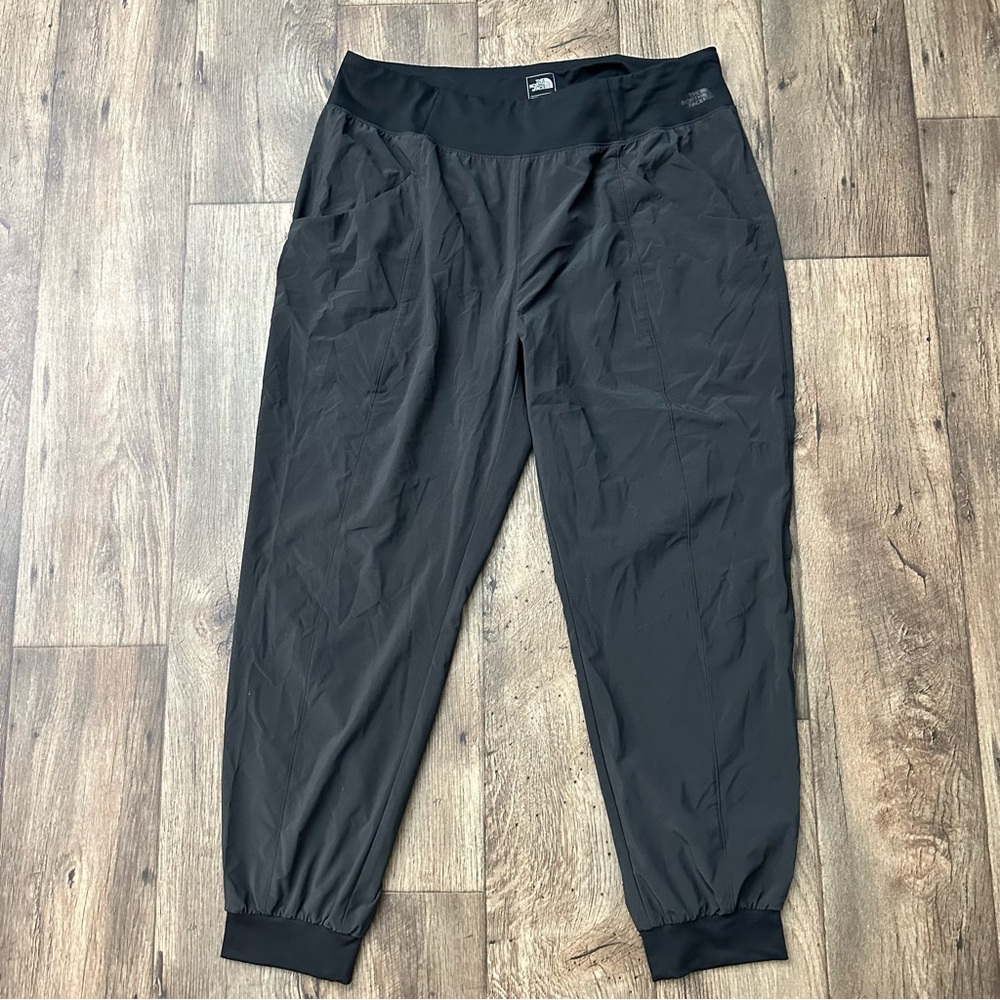 The North Face Flash Black Lightweight joggers Women’s Size XL